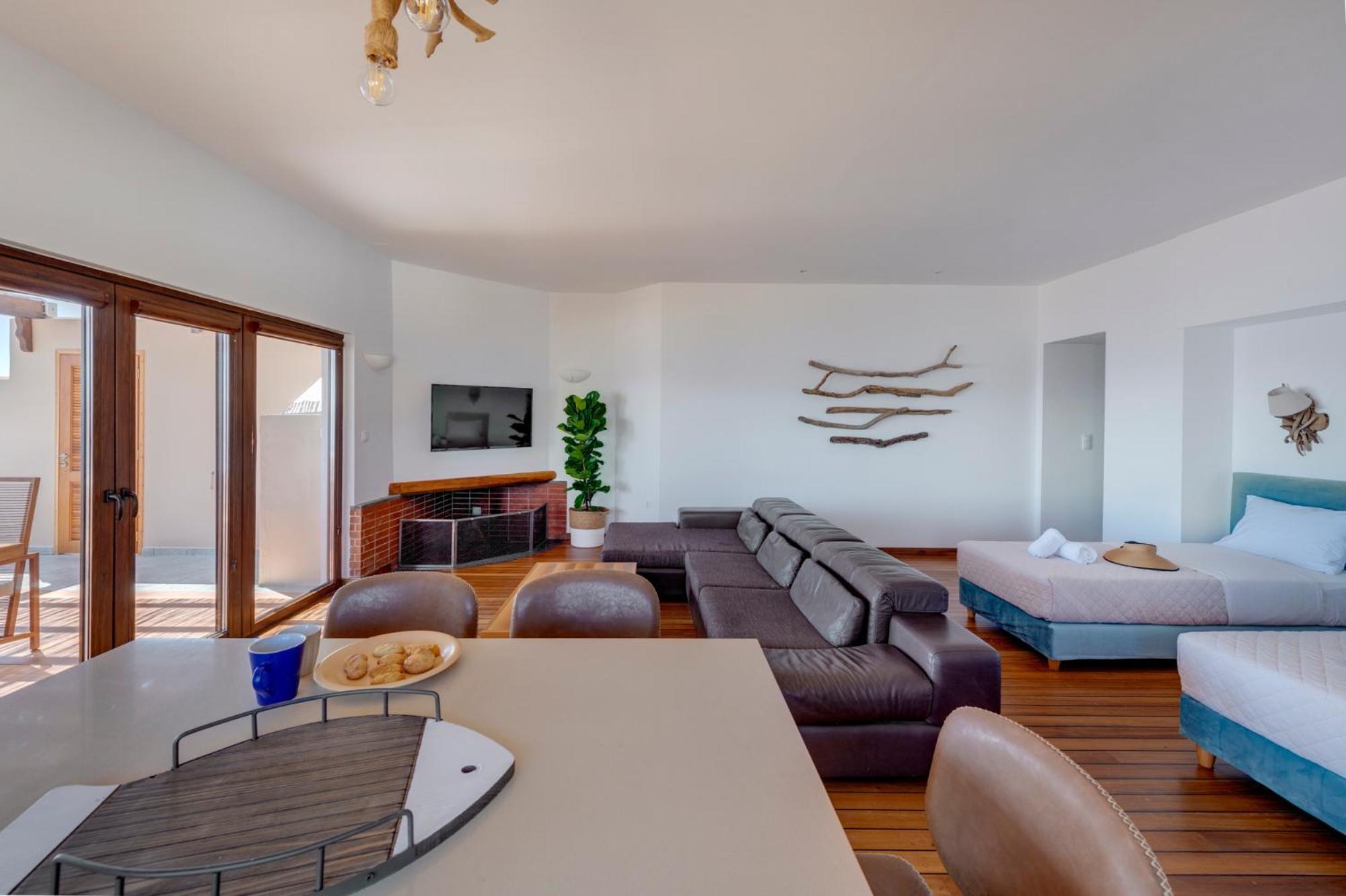 Lalari Beach Suites Vári Exteriör bild