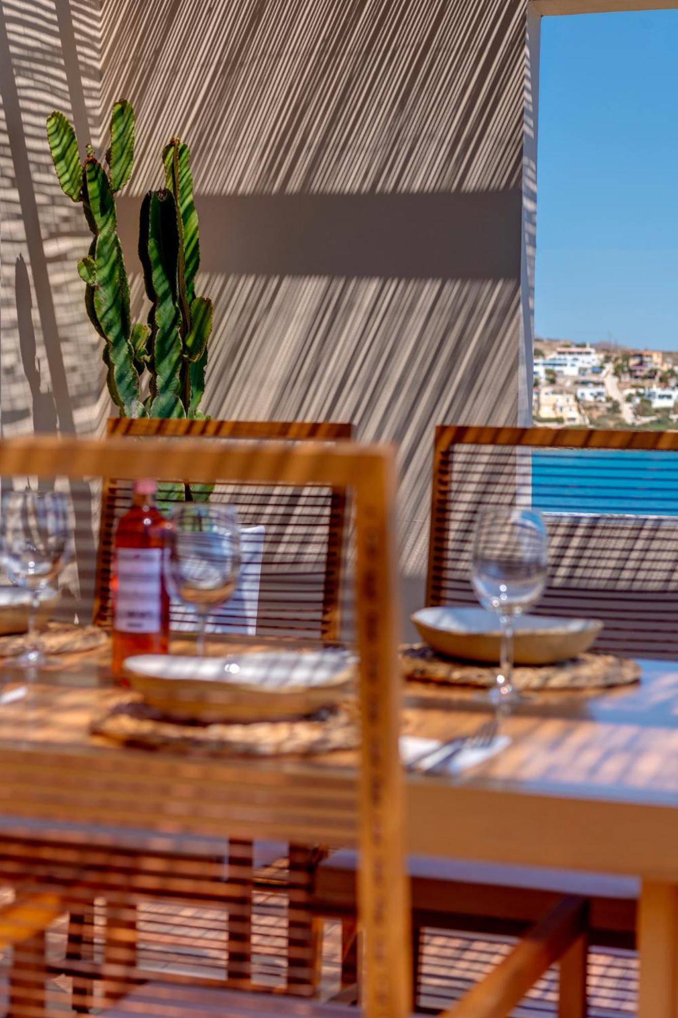 Lalari Beach Suites Vári Exteriör bild