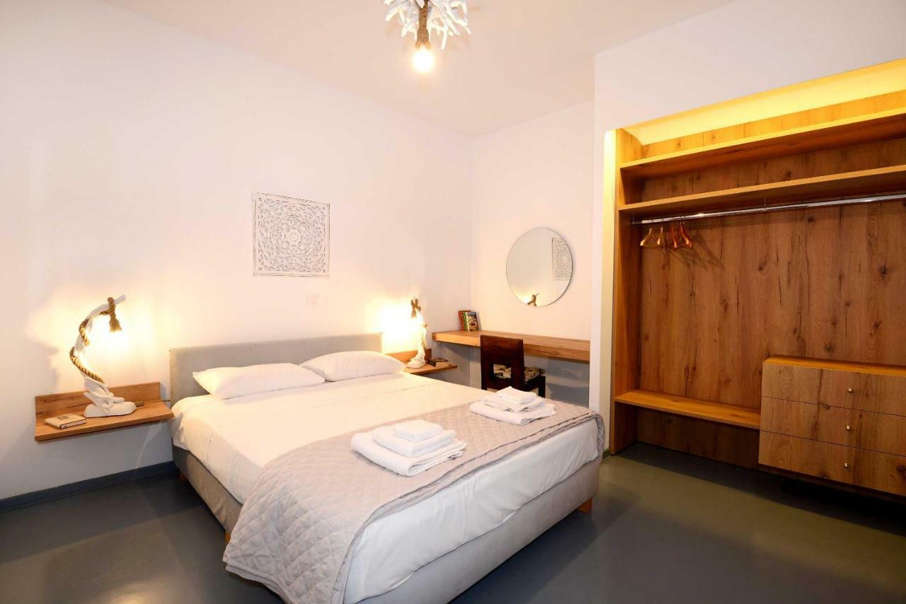Lalari Beach Suites Vári Exteriör bild